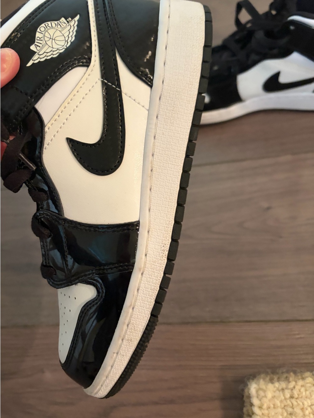 Jordan 1 Mid SE Kids' Sneakers Panda Black & White size 5 - Picture 3 of 14